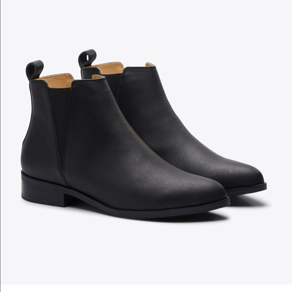 Barely worn Nisolo Everyday Commuter Chelsea Boot